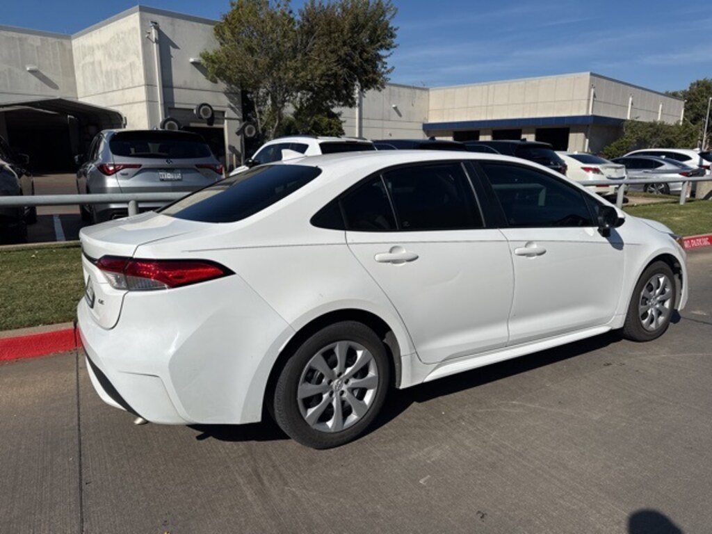 Used 2022 Toyota Corolla LE Sedan