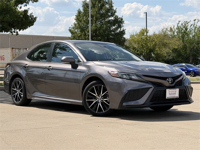 2024 Toyota Camry SE photo 2