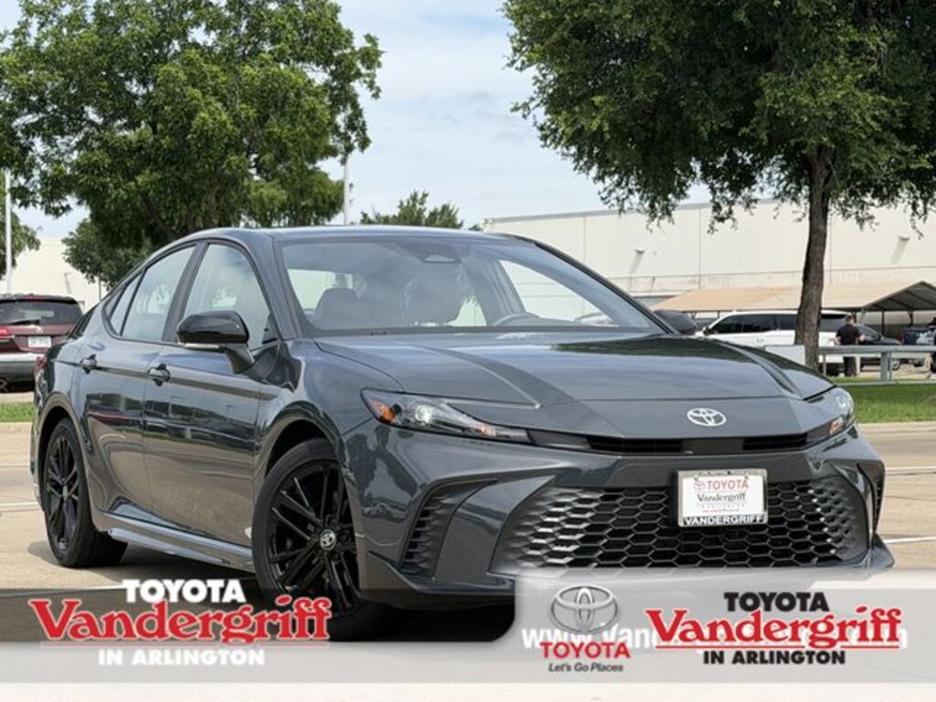 Used 2025 Toyota Camry SE Sedan