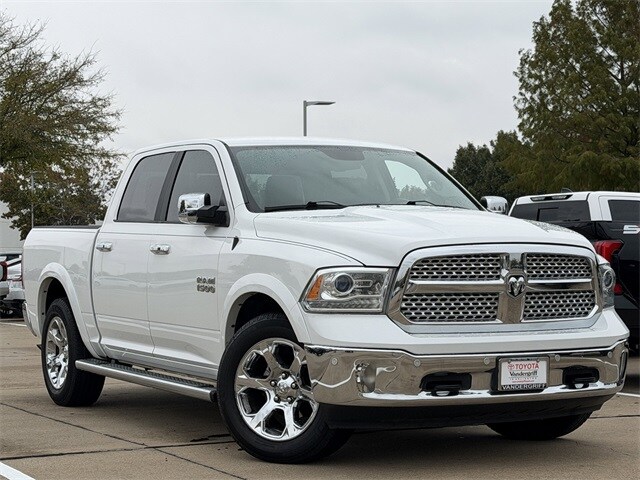 2017 Ram 1500 Laramie photo 2