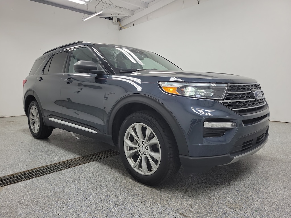 Used 2024 Ford Explorer XLT Sport Utility