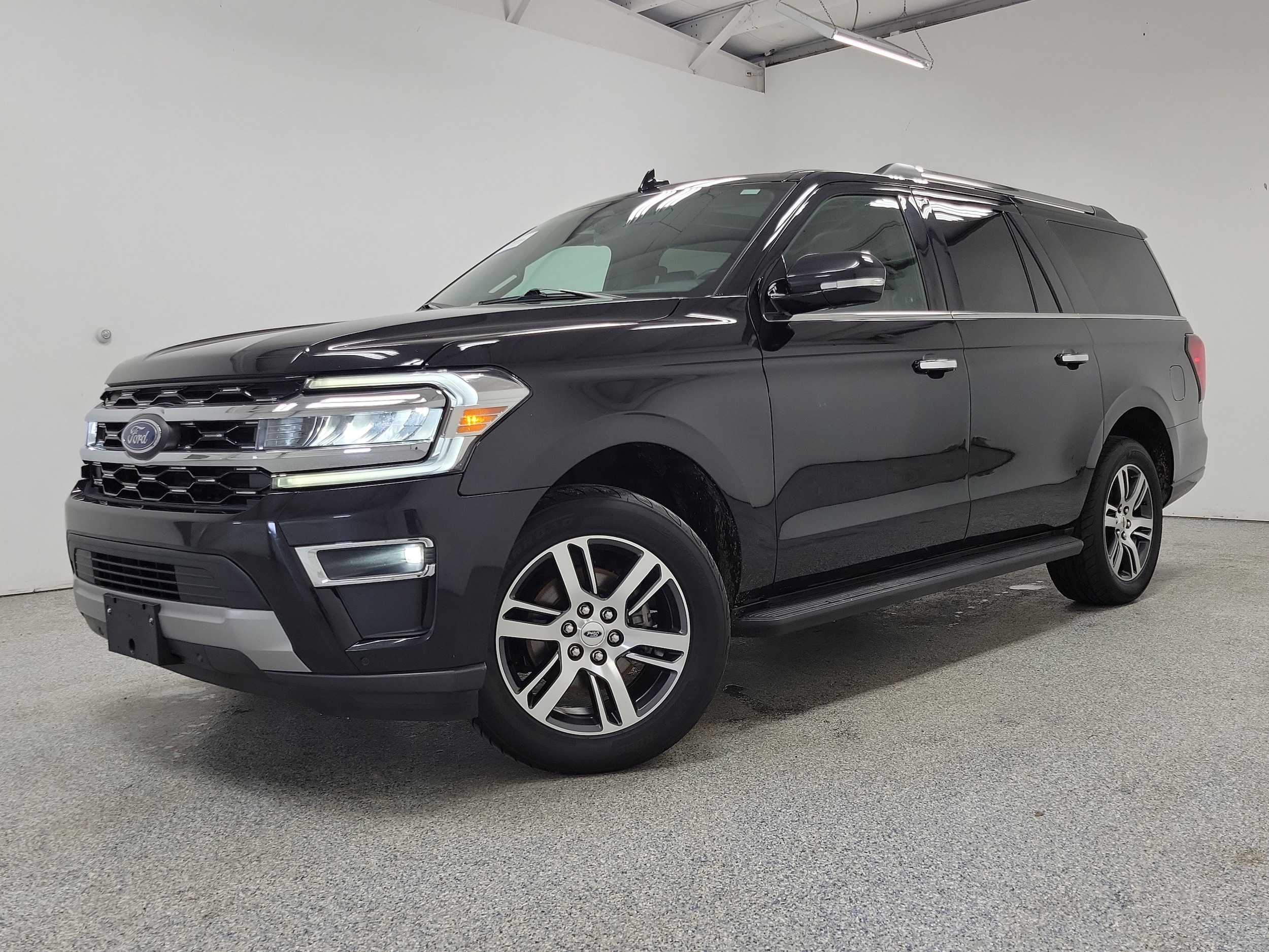 2024 Ford Expedition Limited's photo