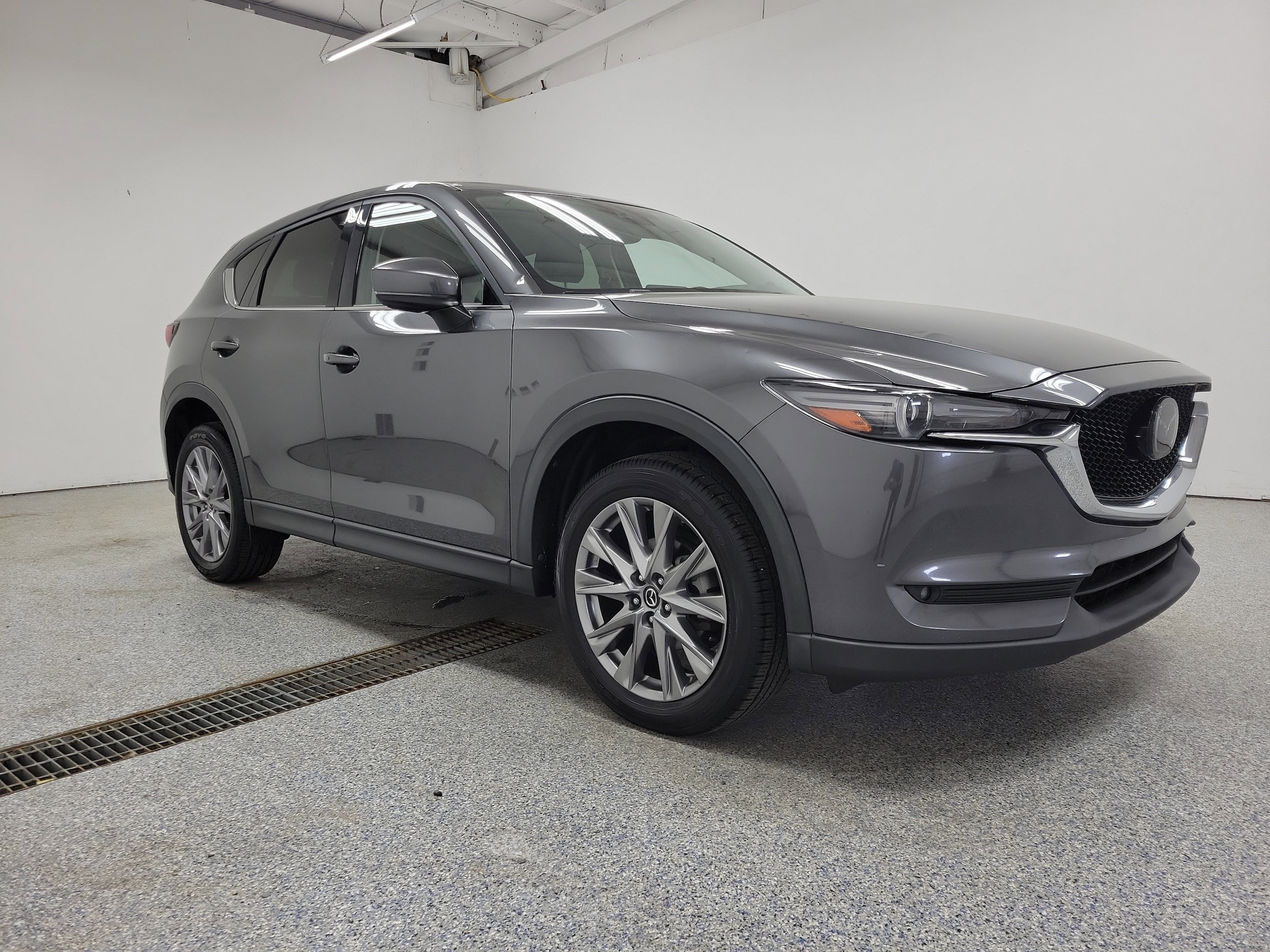 Used 2018 Mazda CX-5 Grand Touring with VIN JM3KFBDM8J0432585 for sale in Cedar Springs, MI
