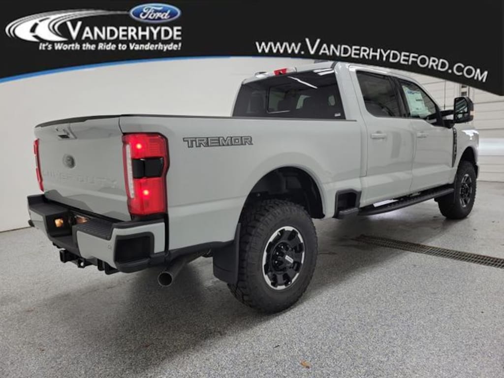 New 2026 Ford Super Duty F-250 SRW Lariat Truck