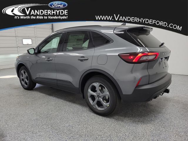 2026 Ford Escape Hybrid ST-Line Select photo 2