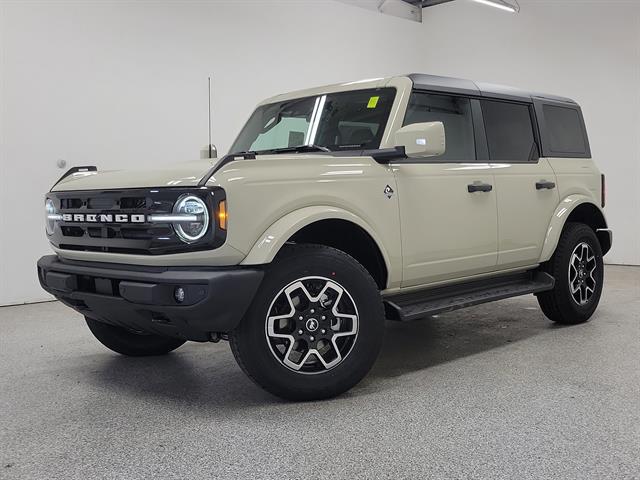 2026 Ford Bronco Outer Banks 4x4's photo