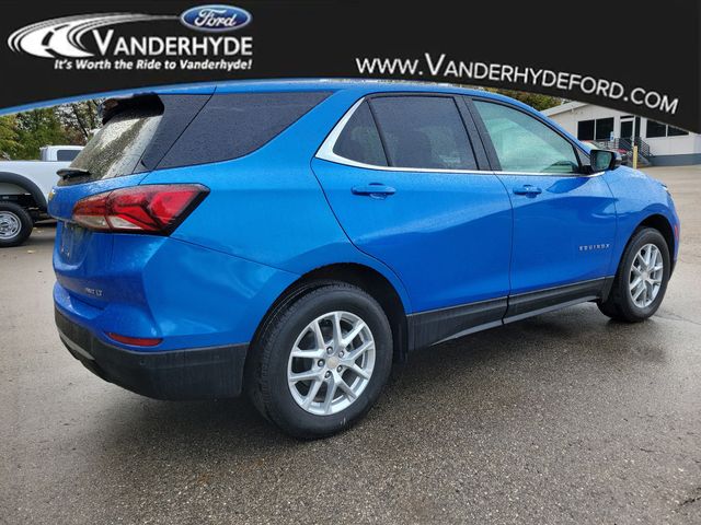 2024 Chevrolet Equinox LT photo 3