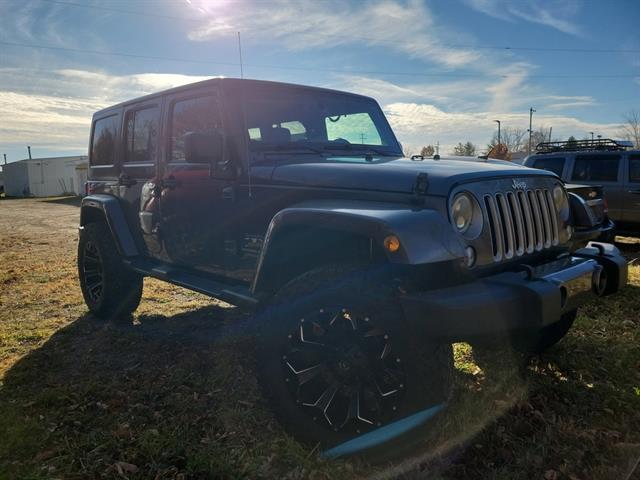 2018 Jeep Wrangler Unlimited Sahara photo 2