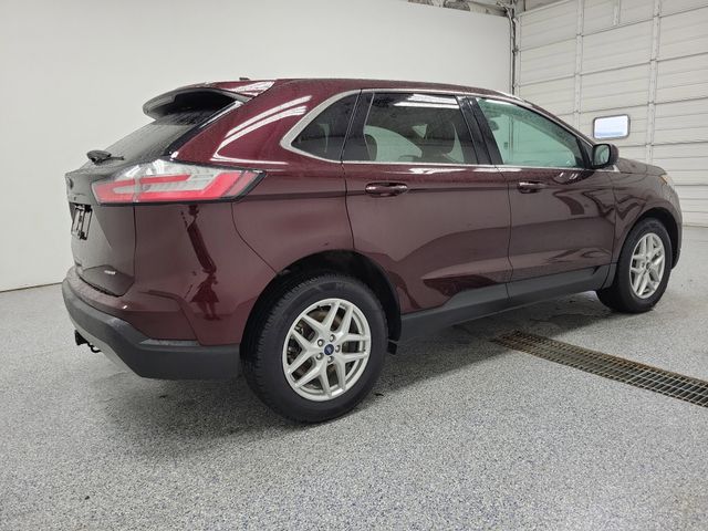 2022 Ford Edge SEL photo 3