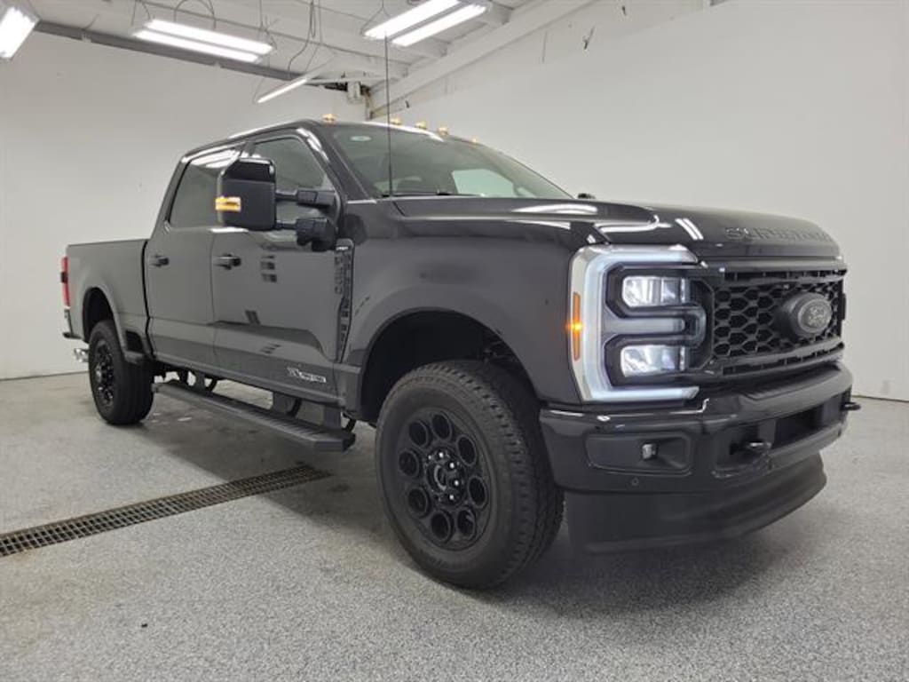 New 2026 Ford Super Duty F-350 SRW Lariat Truck Crew Cab