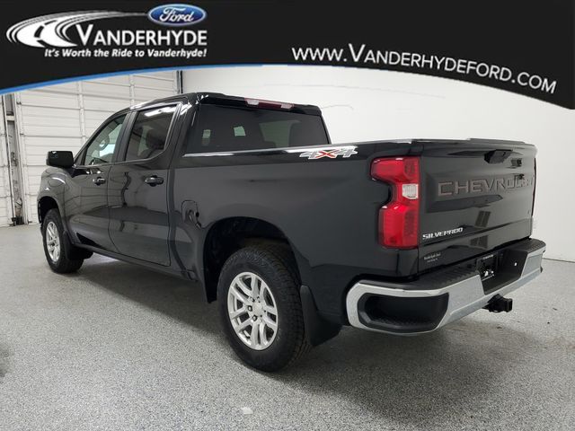 2020 Chevrolet Silverado 1500 LT - Photo 4