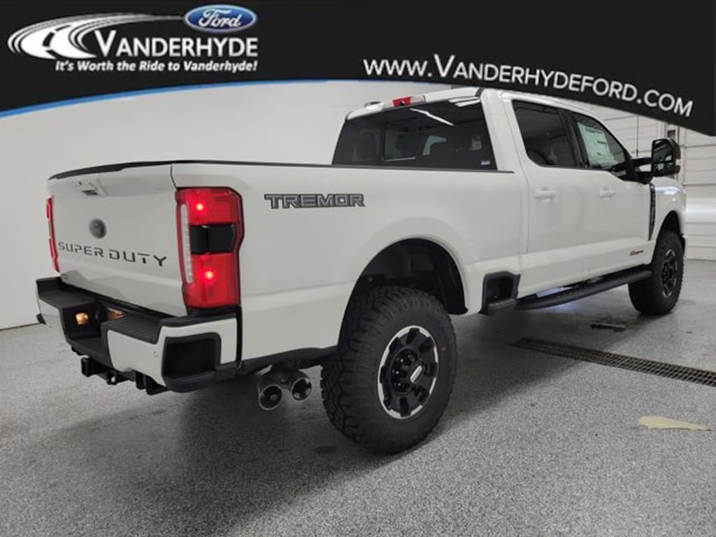 New 2026 Ford Super Duty F-250 SRW Lariat Truck