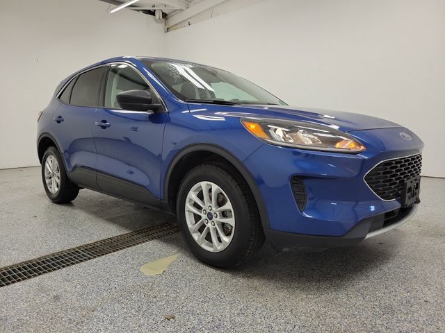 2022 Ford Escape SE photo 2