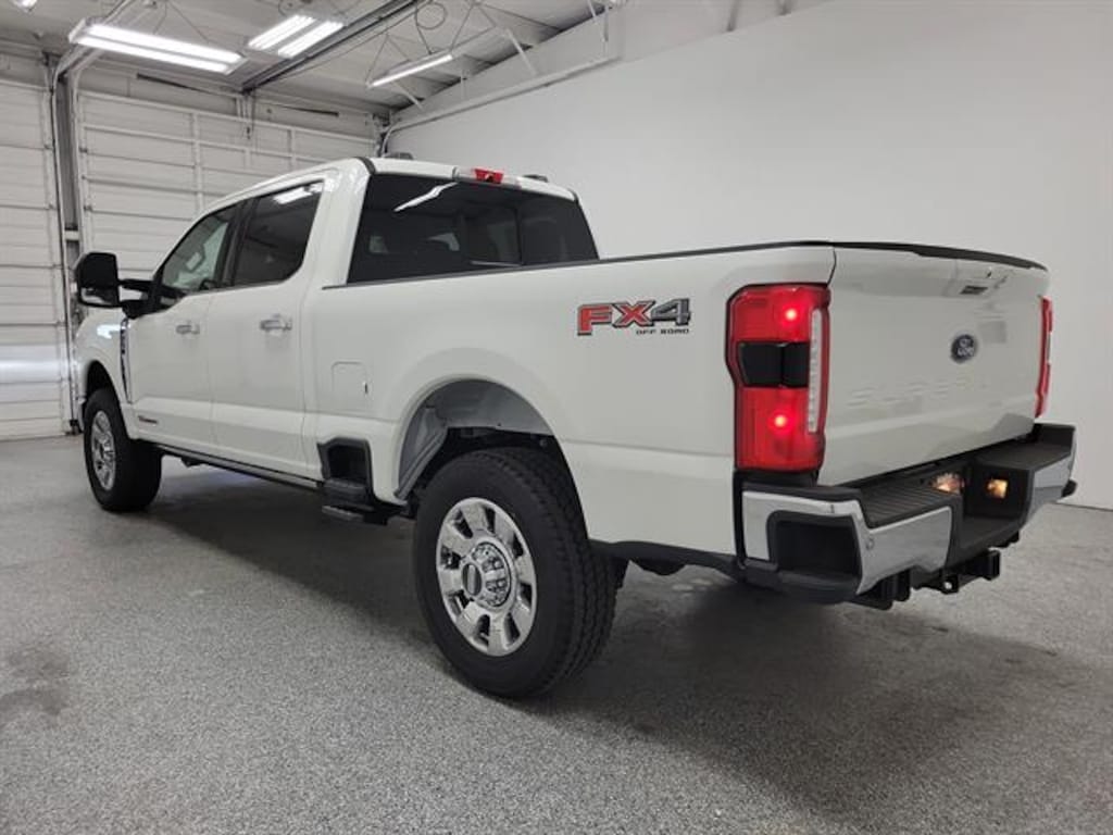 New 2026 Ford Super Duty F-250 SRW Lariat Truck Crew Cab