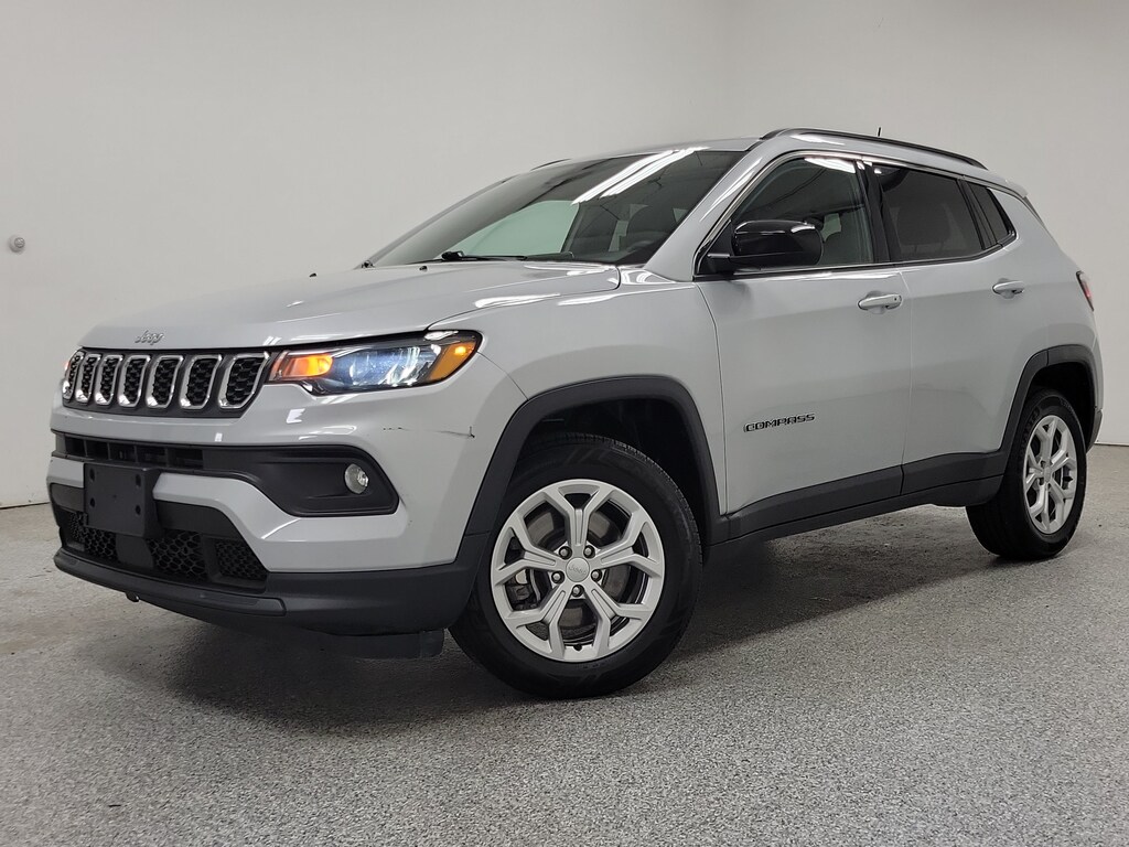 Used 2024 Jeep Compass Latitude Sport Utility