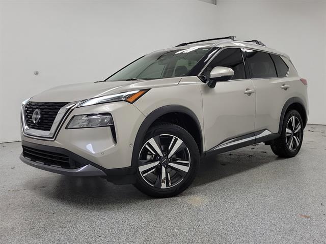 2023 Nissan Rogue SL's photo
