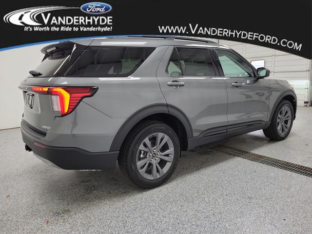 2026 Ford Explorer photo 3