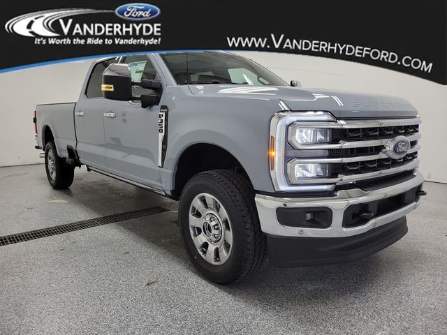 2026 Ford F-350 King Ranch photo 2
