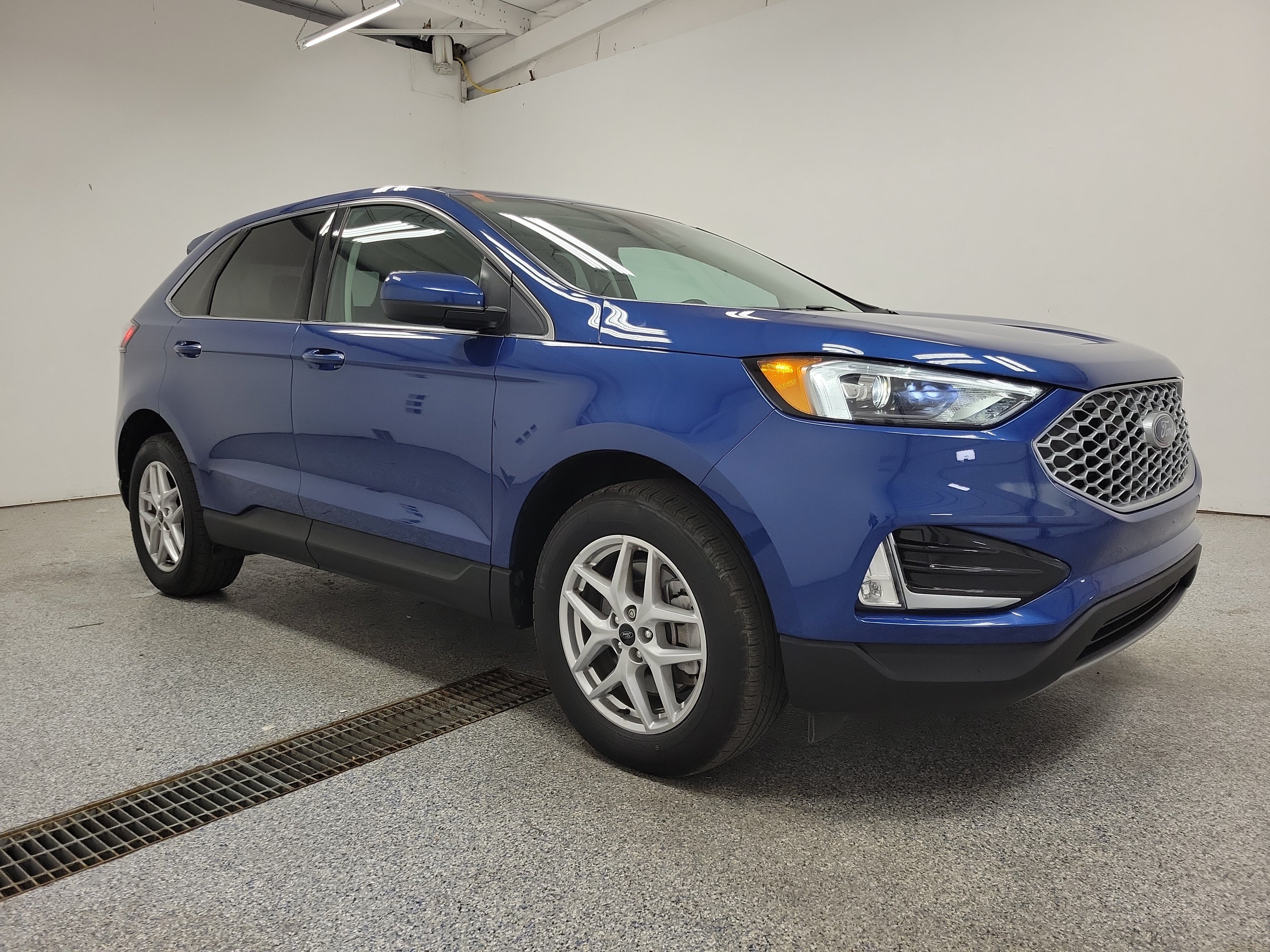 Used 2024 Ford Edge SEL Sport Utility