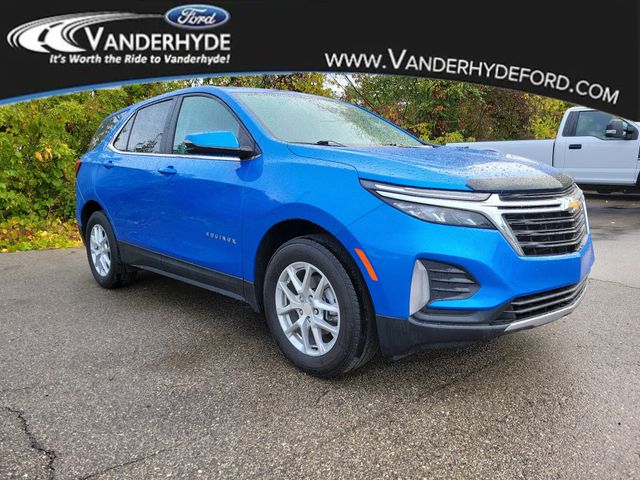 2024 Chevrolet Equinox LT photo 2