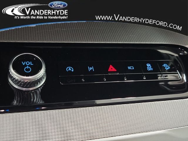 2025 Ford Expedition Active - Photo 32