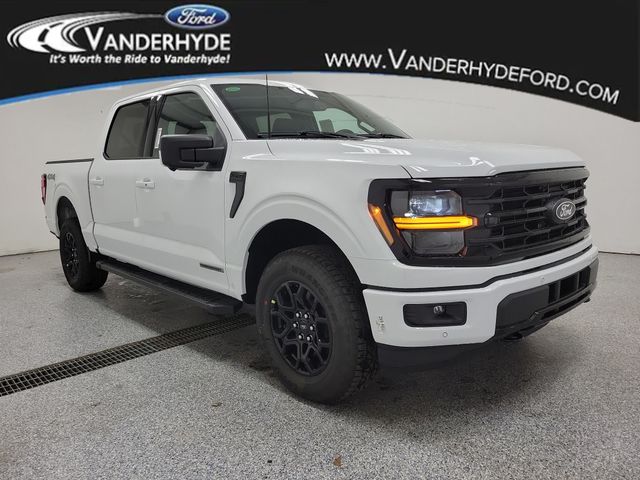 2025 Ford F-150 XLT photo 2