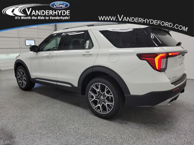 2025 Ford Explorer Platinum photo 3