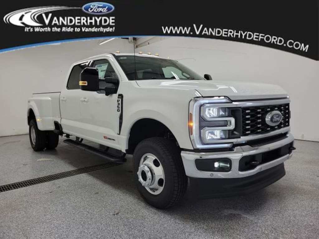 New 2026 Ford Super Duty F-350 DRW Lariat Truck
