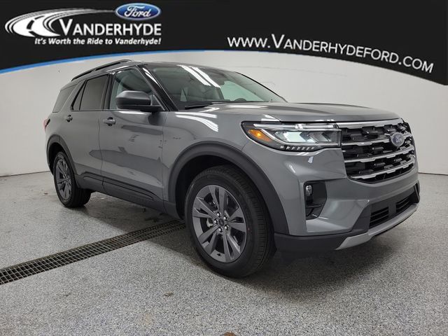 2026 Ford Explorer photo 2