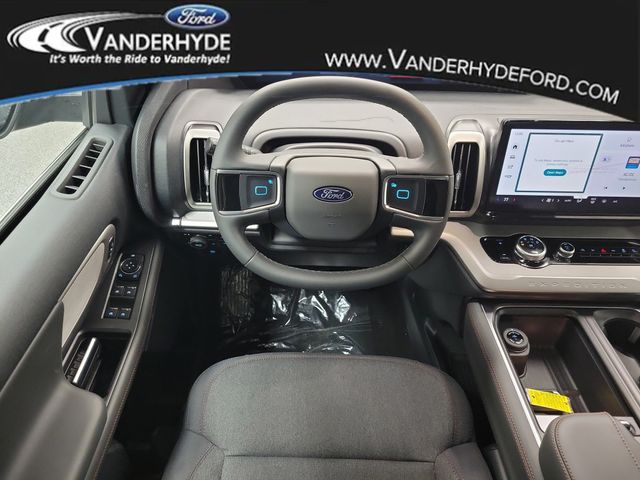 2025 Ford Expedition Active - Photo 16