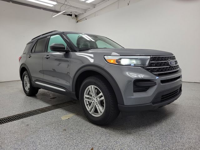 2022 Ford Explorer XLT photo 2