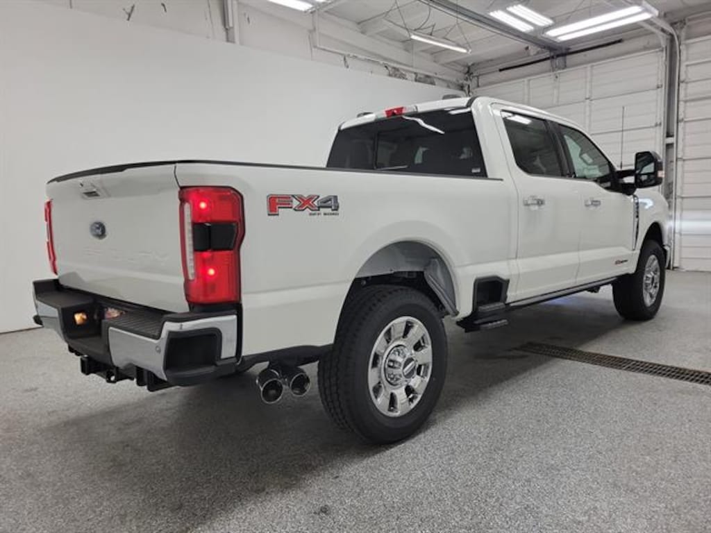 New 2026 Ford Super Duty F-250 SRW Lariat Truck Crew Cab