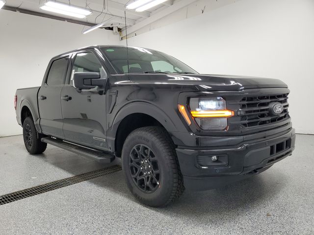 2025 Ford F-150 XLT photo 2