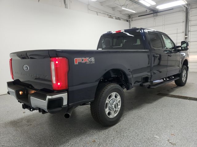 2025 Ford F-350 photo 3