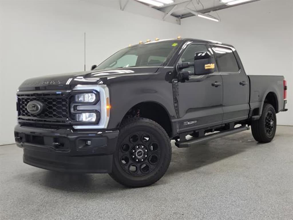 New 2026 Ford Super Duty F-350 SRW Lariat Truck Crew Cab