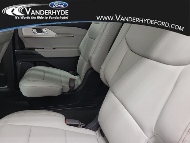 2026 Ford Explorer Active - Photo 12