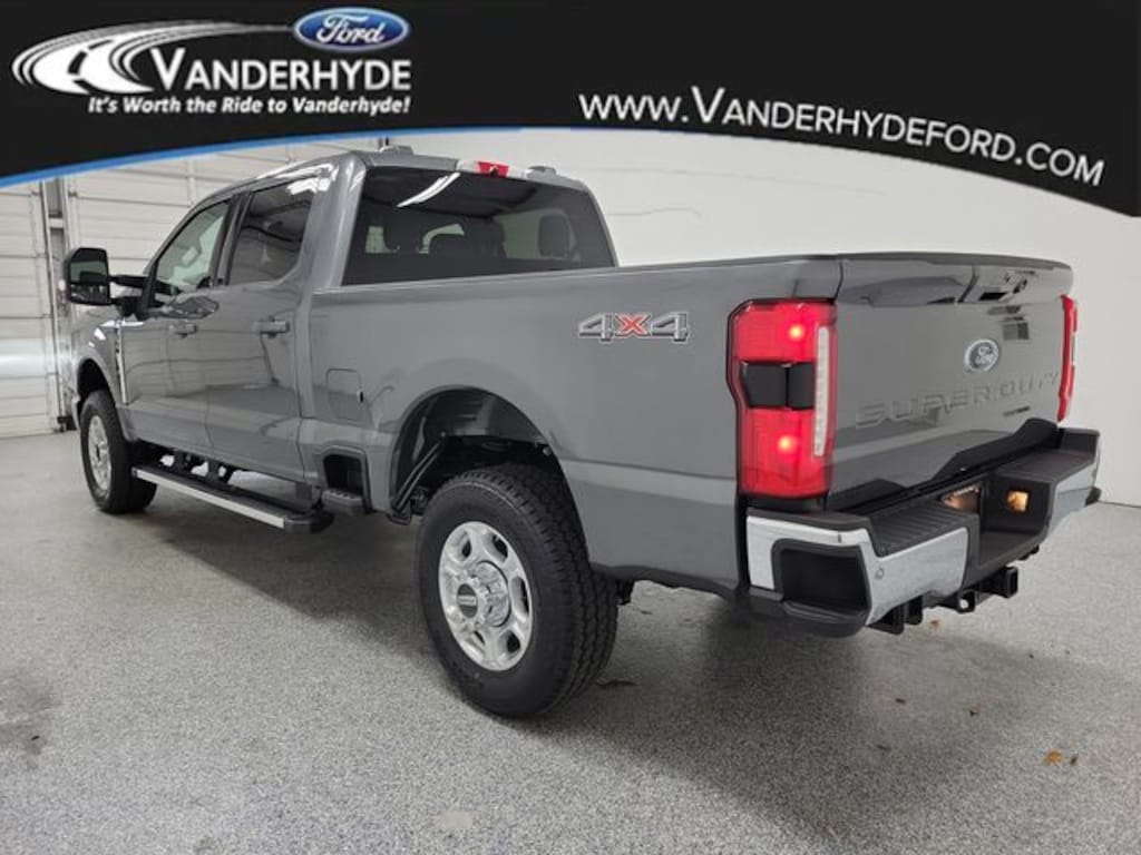 New 2026 Ford Super Duty F-350 SRW XLT Truck