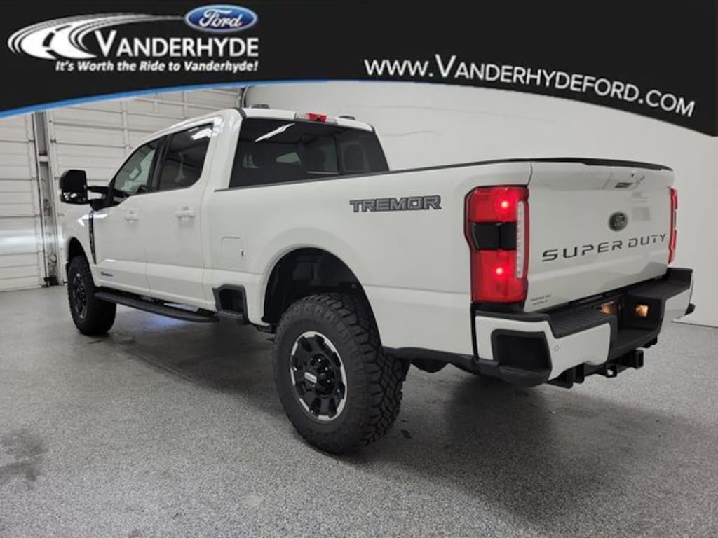 New 2026 Ford Super Duty F-250 SRW Lariat Truck