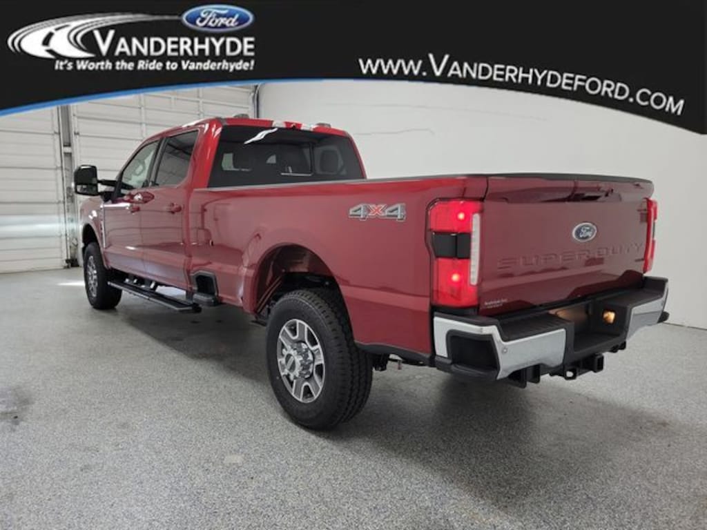 New 2026 Ford Super Duty F-350 SRW Lariat Truck