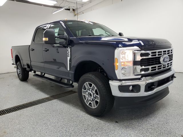 2025 Ford F-350 photo 2