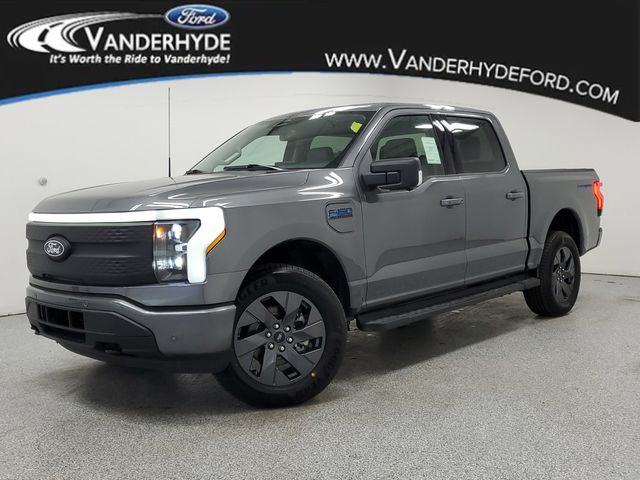 2025 Ford F-150 Lightning Flash's photo
