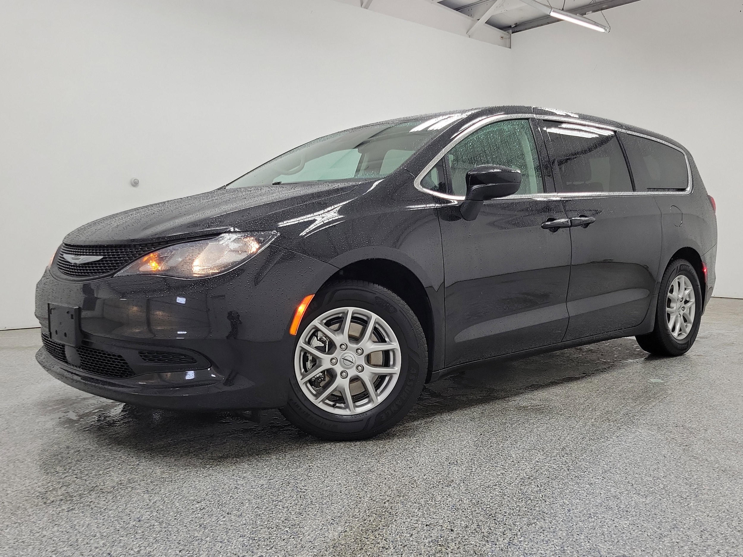 2024 Chrysler Voyager LX's photo