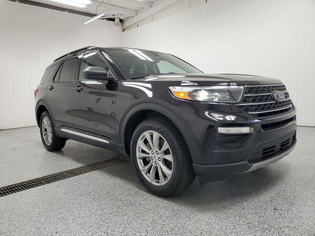 2023 Ford Explorer XLT photo 2