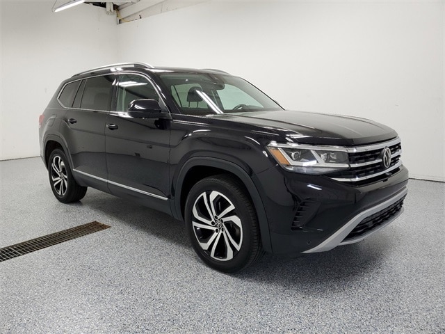 Used 2021 Volkswagen Atlas SEL Premium with VIN 1V2TP2CAXMC512067 for sale in Cedar Springs, MI