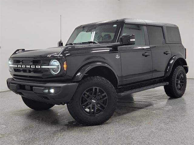 2023 Ford Bronco 4-Door Outer Banks's photo