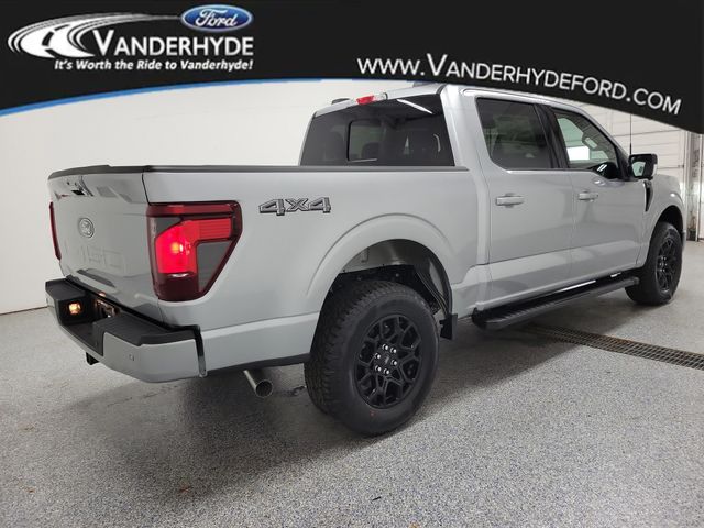 2025 Ford F-150 XLT photo 2