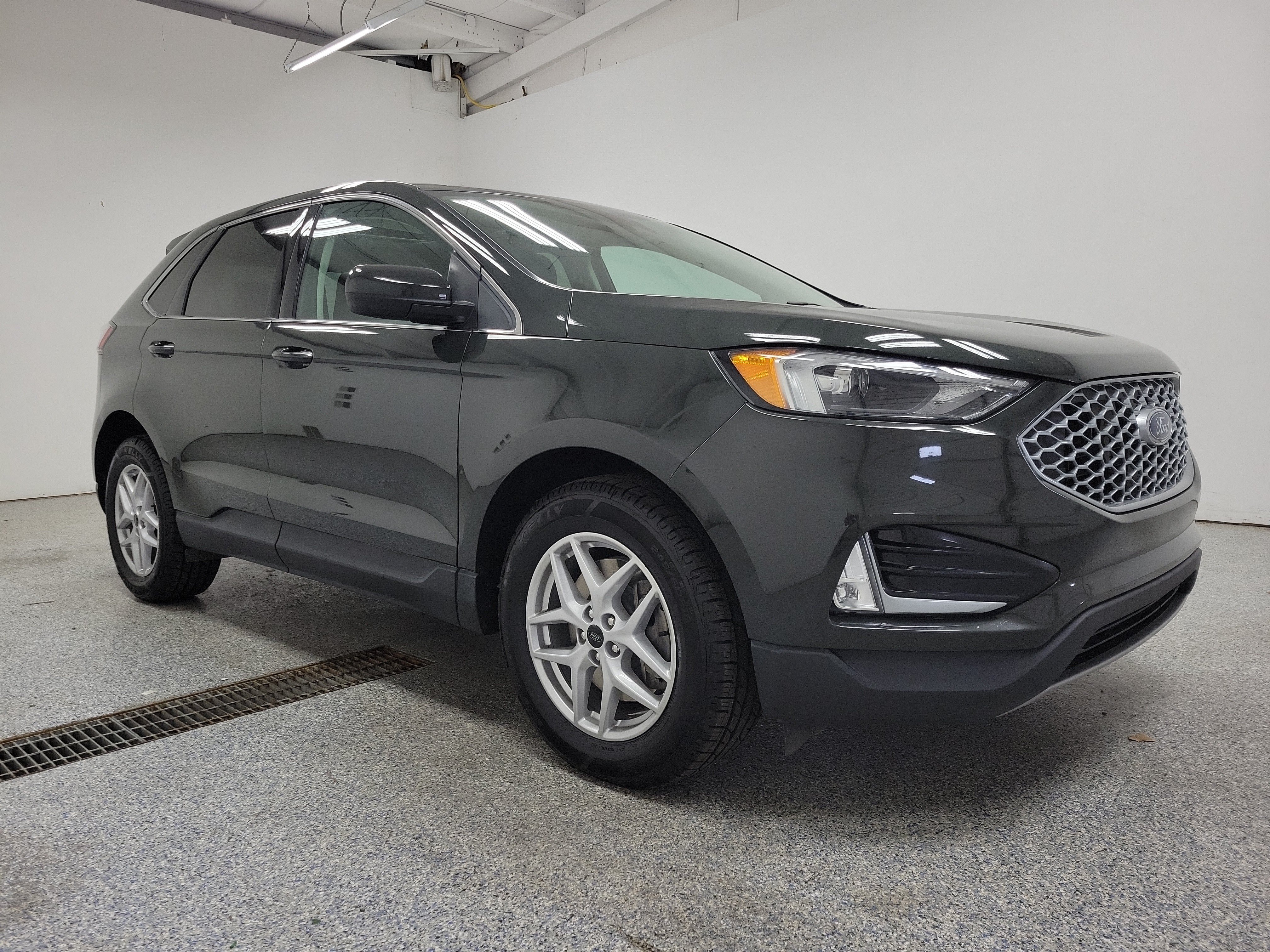 Used 2023 Ford Edge SEL Sport Utility