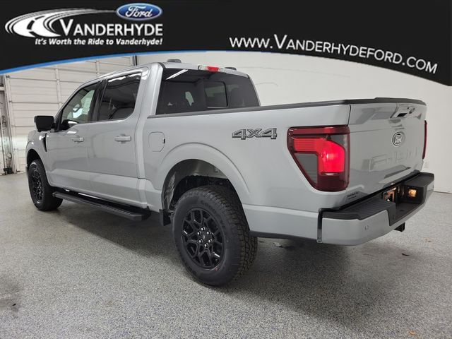 2025 Ford F-150 XLT photo 3