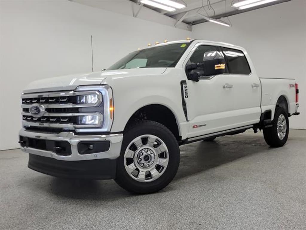 New 2026 Ford Super Duty F-250 SRW Lariat Truck Crew Cab