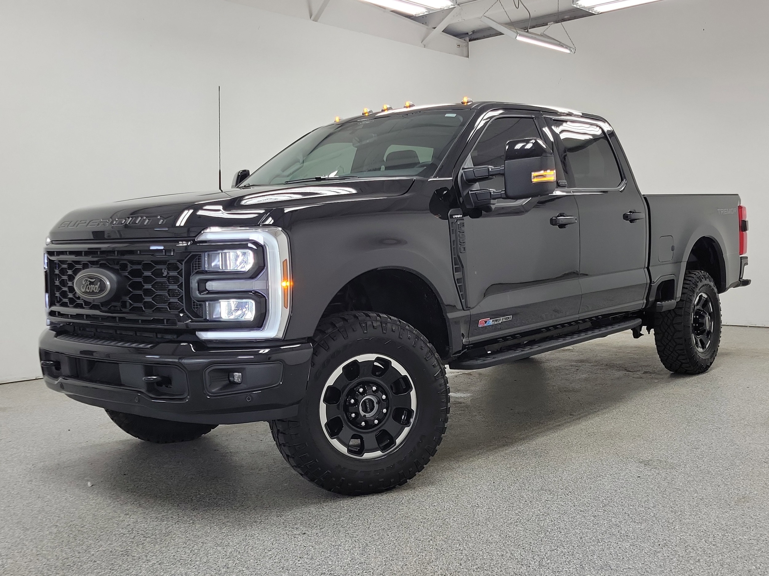 2025 Ford F-250 Lariat 4x4 Crew Cab 6-3/4' Box's photo